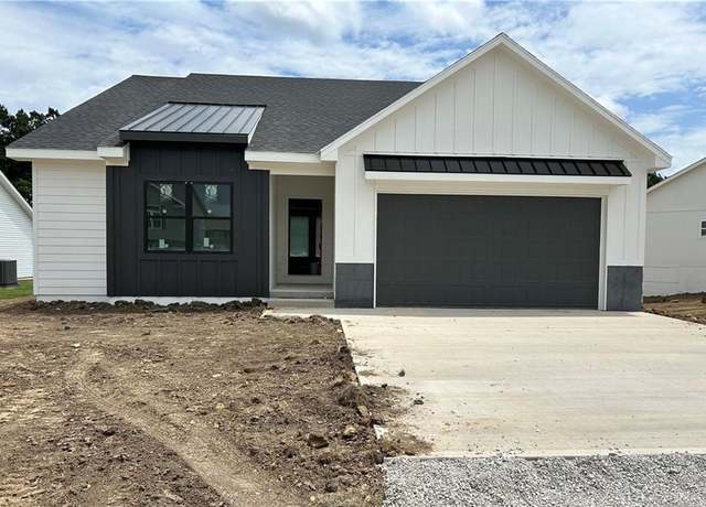 Property at 87 SE 461st Rd, Warrensburg, MO 64093, 5 beds, 3 baths