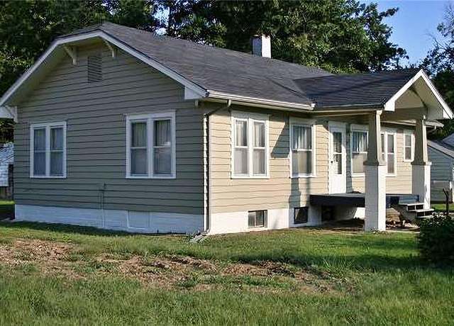Property at 2011 S Broadway St, Pittsburg, KS 66762, 4 beds, 2 baths