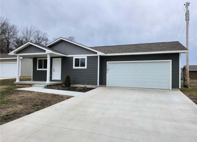Property at 1703 N 2nd St, Neodesha, KS 66757, 3 beds, 2 baths
