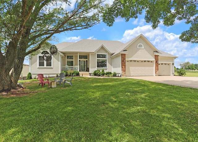 Property at 19112 Autumn Ln, Pleasant Hill, MO 64080, 5 beds, 3 baths