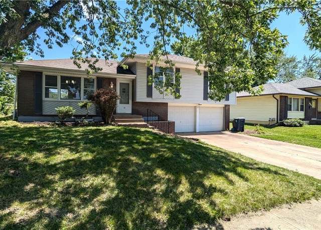 Property at 11615 Palmer Ave, Kansas City, MO 64134, 3 beds, 2 baths