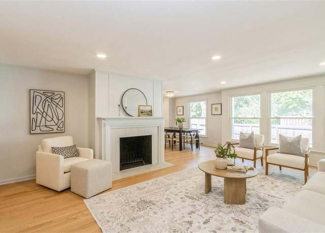 Property at 5008 W 79th St, Prairie Village, KS 66208, 4 beds, 4 baths