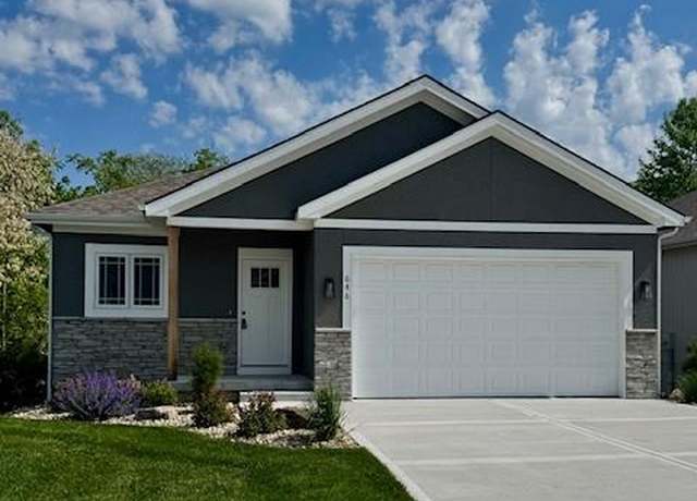 Property at 646 NW 110th St, Kansas City, MO 64155, 3 beds, 3 baths