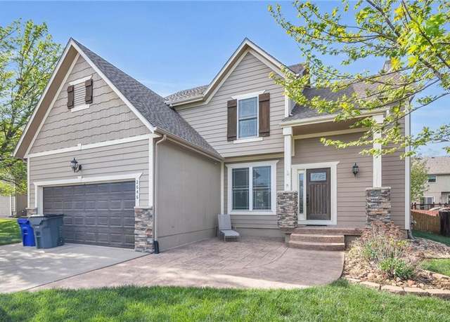 Property at 2646 W Mulberry St, Olathe, KS 66061, 4 beds, 3 baths