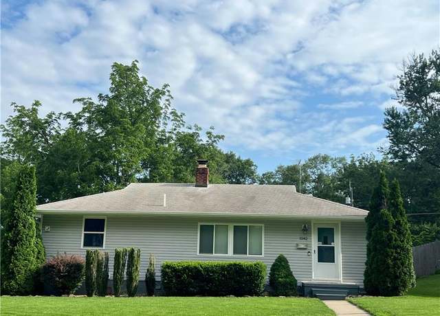 Property at 3342 Duncan St, St Joseph, MO 64507, 3 beds, 2 baths