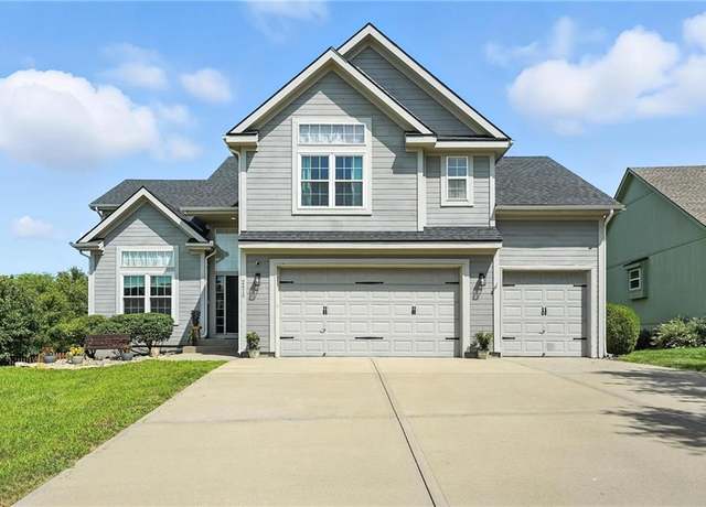Property at 2416 SW Cabin Camp Ln, Lee's Summit, MO 64082, 5 beds, 3 baths