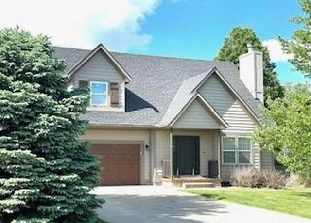 Property at 20528 W 221st St, Spring Hill, KS 66083, 3 beds, 2.5 baths