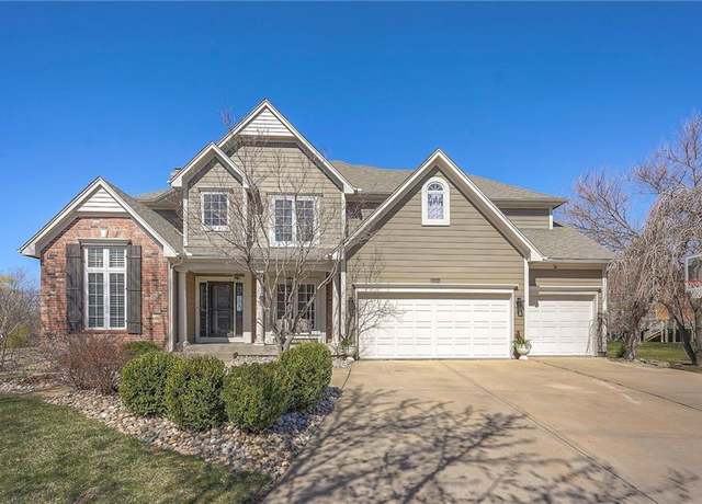 Property at 13404 W 130th St, Overland Park, KS 66213, 6 beds, 4.5 baths