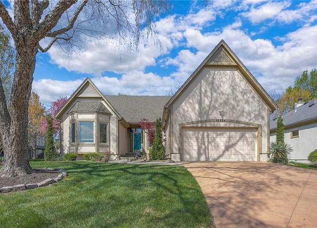 Property at 12234 Ash St, Leawood, KS 66209, 3 beds, 2.5 baths