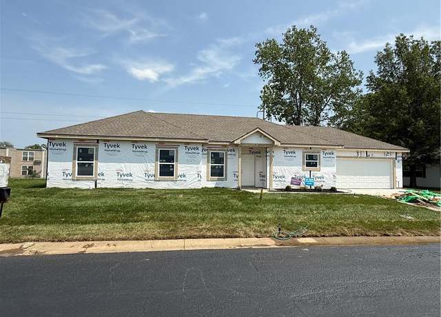 Property at 12325 N Shannon Ave, Kansas City, MO 64163, 3 beds, 2 baths
