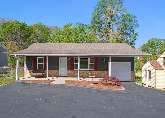 Property at 1750 S 49th St, Kansas City, KS 66106, 2 beds, 1 bath