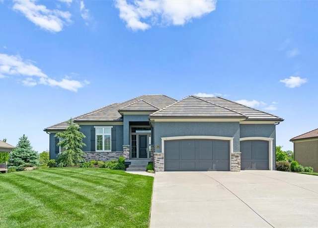 Property at 10523 N Dalton Ave, Kansas City, MO 64154, 5 beds, 4.5 baths