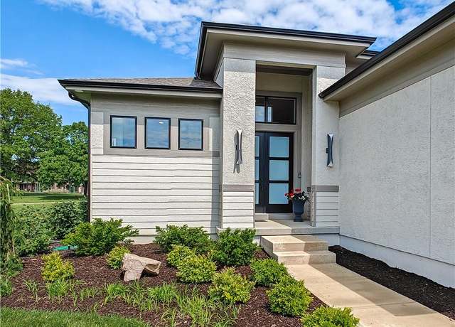 Property at 11162 W 173rd Ter, Overland Park, KS 66221, 4 beds, 3.5 baths