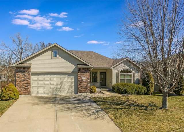 Property at 1903 Prairie Grass Dr, Raymore, MO 64083, 3 beds, 3 baths