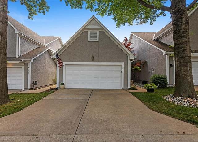 Property at 5817 Park Cir, Shawnee, KS 66216, 3 beds, 3.5 baths