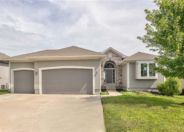 Property at 913 SE Forest Ridge Ct, Blue Springs, MO 64014, 4 beds, 3 baths