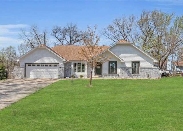 Property at 7910 NW Eastside Dr, Weatherby Lake, MO 64152, 3 beds, 3 baths