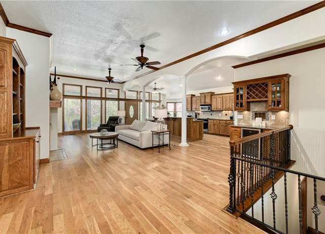 Property at 17520 S Brockway St, Olathe, KS 66062, 4 beds, 3 baths