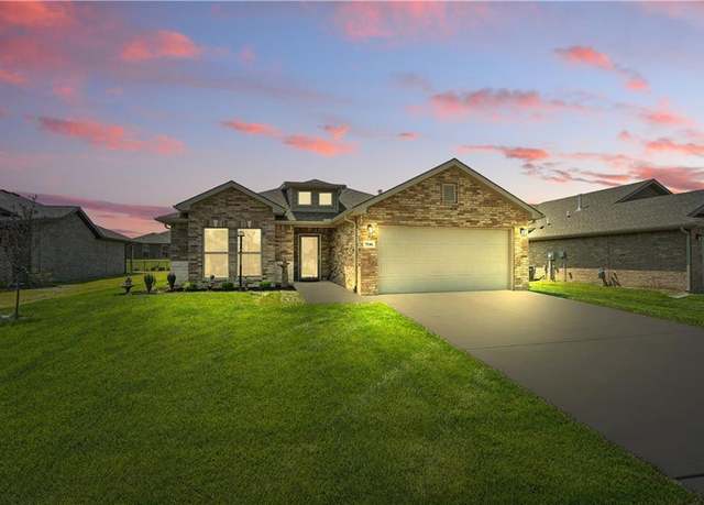 Property at 7546 Mccormick Dr, Shawnee, KS 66227, 3 beds, 2 baths