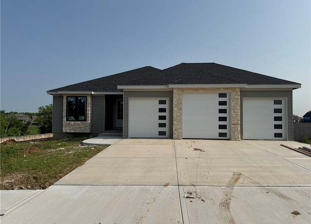 Property at 4512 N 86th Ter, Kansas City, MO 64156, 5 beds, 3 baths