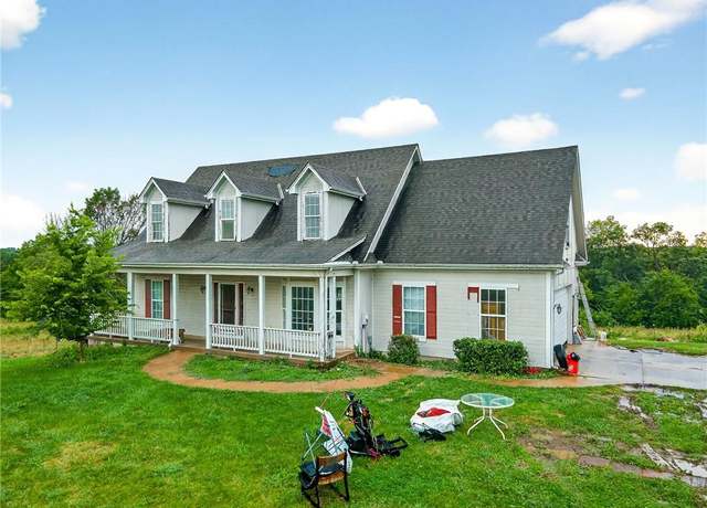 Property at 17606 S Gray Dr, Pleasant Hill, MO 64080, 3 beds, 2.5 baths