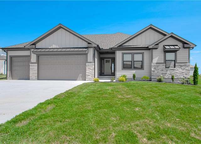 Property at 2005 Foxtail Pt, Kearney, MO 64060, 3 beds, 2 baths