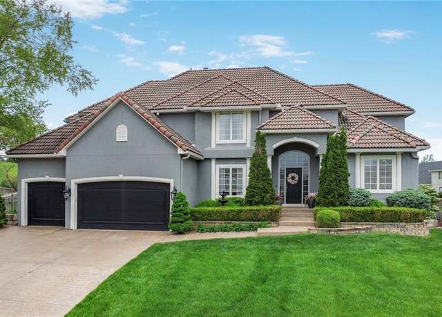 Property at 4104 NE Edmonson Cir, Lee's Summit, MO 64064, 4 beds, 4.5 baths
