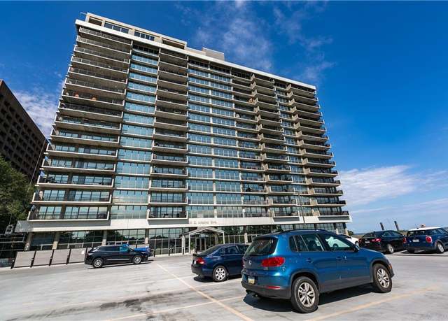 Property at 600 E Admiral Blvd #604, Kansas City, MO 64106, 1 bed, 1 bath