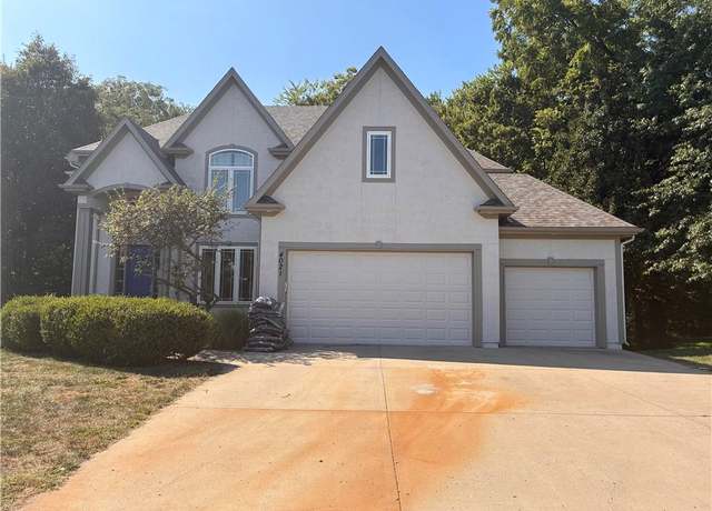 Property at 4021 NE 95th Ter, Kansas City, MO 64156, 4 beds, 3.5 baths