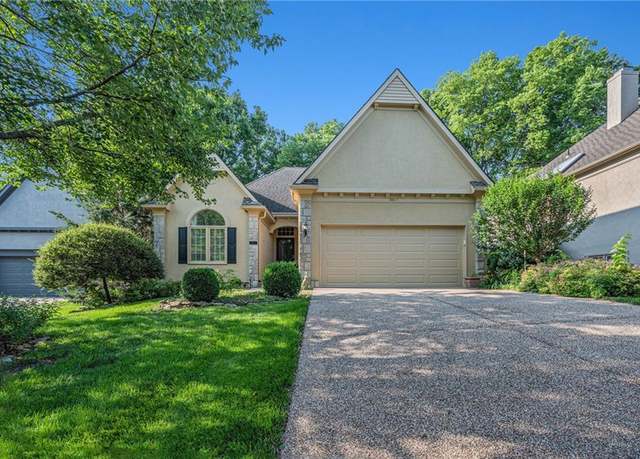 Property at 8817 W 142nd Pl, Overland Park, KS 66221, 2 beds, 3 baths