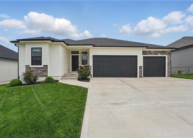 Property at 511 SW Hillside Dr, Grain Valley, MO 64029, 4 beds, 3 baths