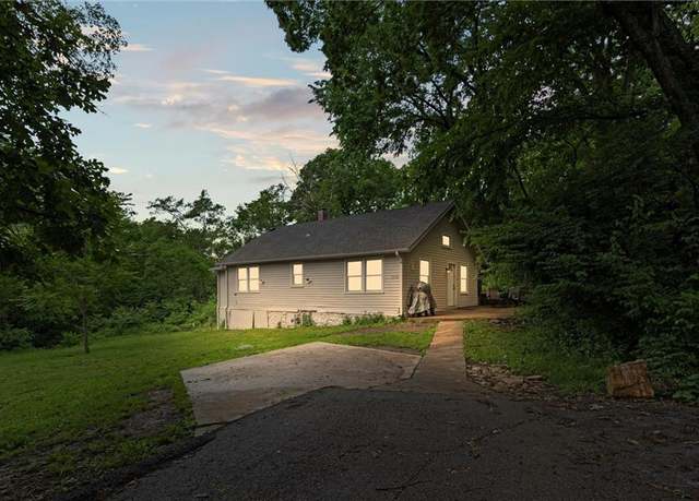 Property at 2620 S Holmes St, Kansas City, KS 66103, 3 beds, 1.5 baths