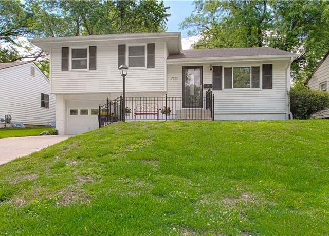 Property at 7909 NE 50th St, Kansas City, MO 64119, 3 beds, 1 bath