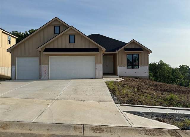 Property at 4710 N 86th Ter, Kansas City, MO 64156, 5 beds, 3 baths