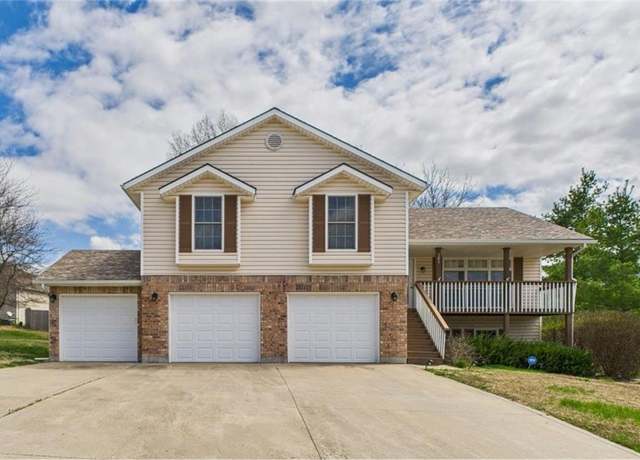 Property at 101 Hidden Pines Ln, Warrensburg, MO 64093, 3 beds, 2.5 baths