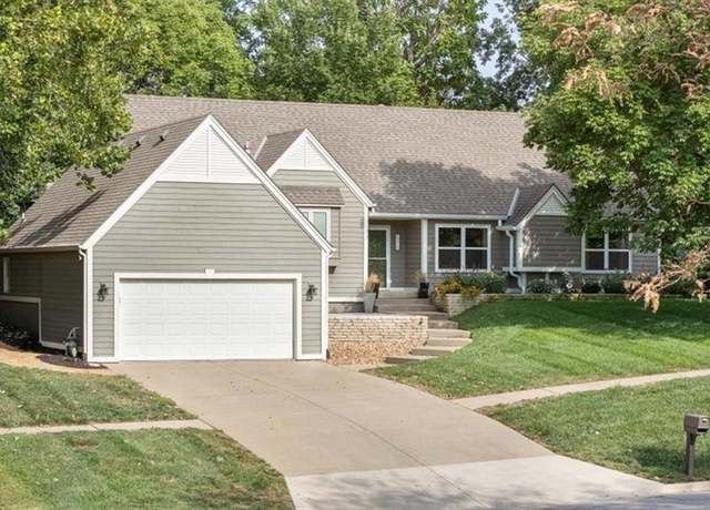 Property at 1214 Crestline Dr, Lawrence, KS 66049, 3 beds, 3 baths