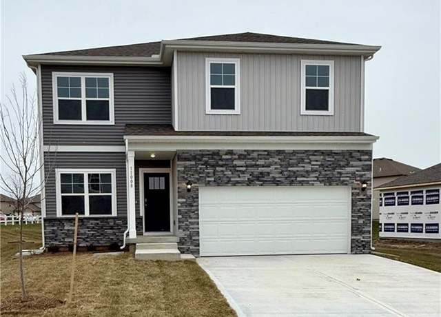 Property at 11011 East Ridge Ct, Peculiar, MO 64078, 4 beds, 2.5 baths