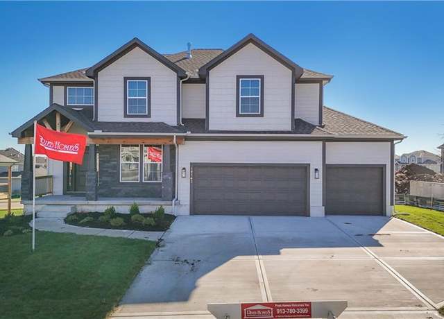 Property at 19866 W 114th Pl, Olathe, KS 66061, 5 beds, 4 baths