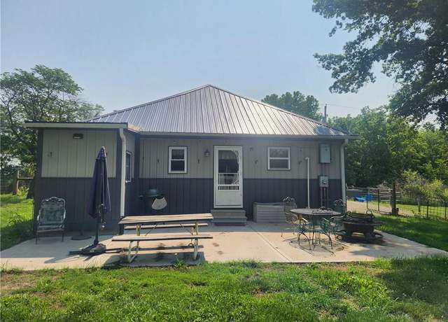 Property at 17680 Stubbs Station Rd, Camden Point, MO 64108, 2 beds, 1 bath