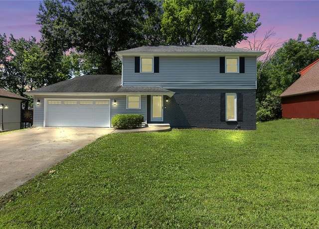 Property at 7421 NW 76th Ter, Kansas City, MO 64152, 4 beds, 2.5 baths