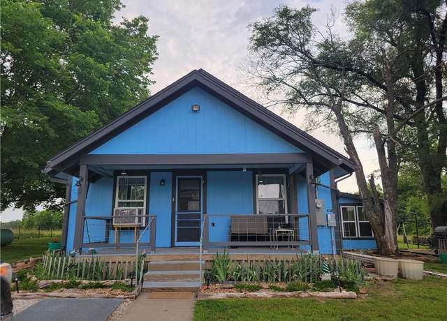 Property at 1112 NE 951 Rd, Calhoun, MO 65323, 2 beds, 1 bath