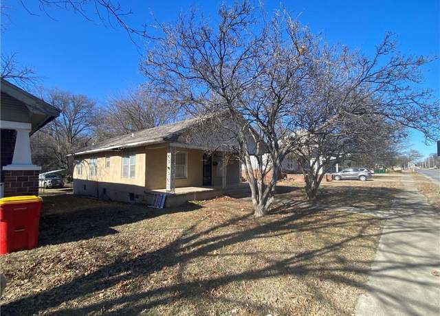 Property at 2020 S Broadway St, Pittsburg, KS 66762, 3 beds, 1 bath