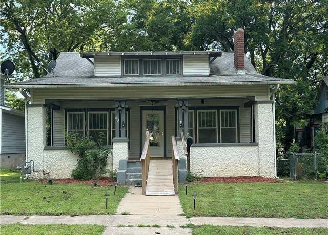 Property at 413 N 2nd St, Independence, KS 67301, 2 beds, 2 baths