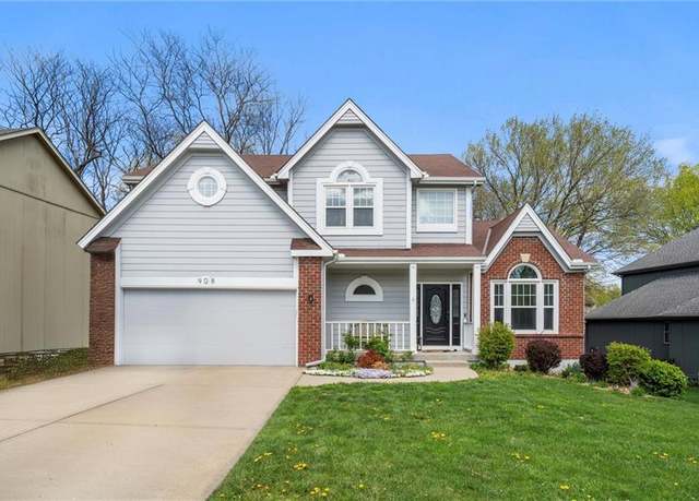 Property at 908 NE 101st Ter, Kansas City, MO 64155, 3 beds, 2.5 baths