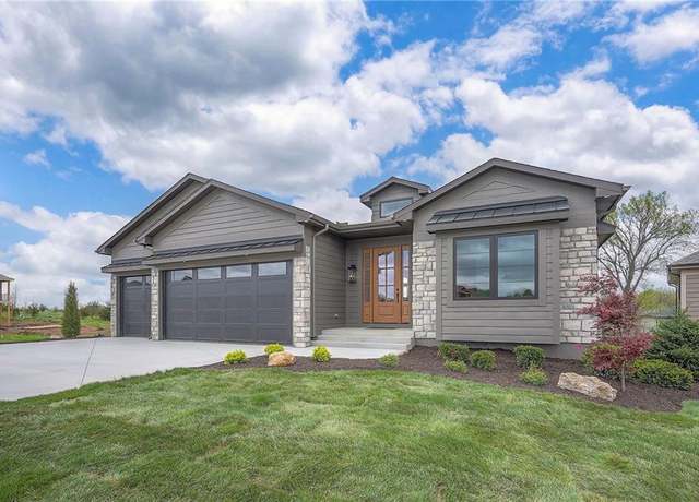 Property at 913 Savannah Ln, Greenwood, MO 64034, 4 beds, 4 baths