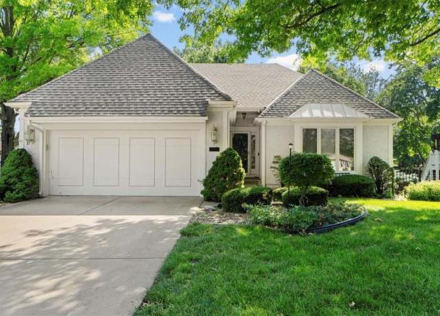 Property at 7955 W 118th Pl, Overland Park, KS 66210, 2 beds, 2 baths