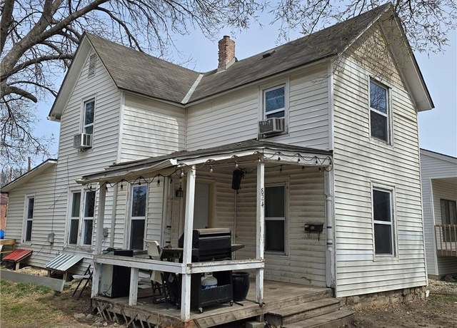 Property at 824 Laramie St, Manhattan, KS 66502, 5 beds, 2 baths