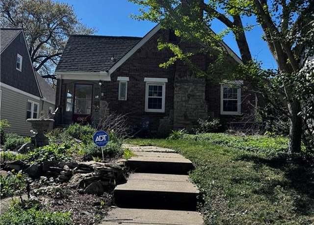 Property at 6522 Charlotte St, Kansas City, MO 64131, 3 beds, 1.5 baths