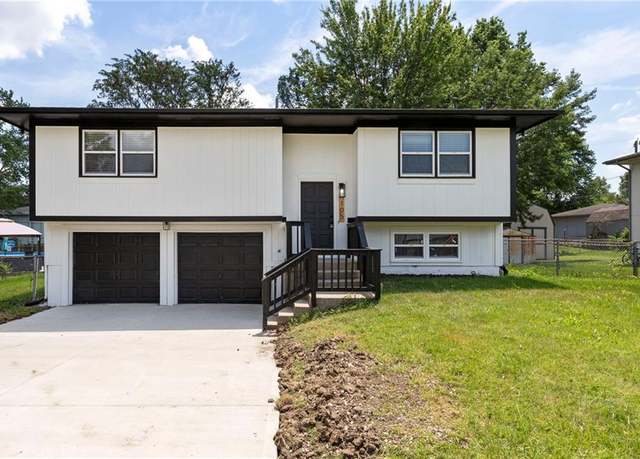 Property at 105 W Meriwood Ln, Edgerton, KS 66021, 4 beds, 2 baths