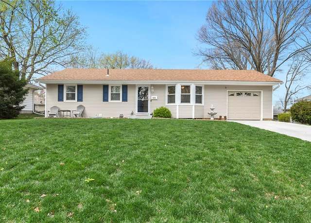 Property at 109 N 3rd St, Blue Springs, MO 64014, 3 beds, 2 baths